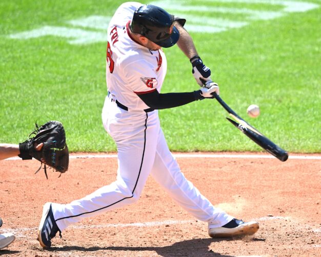 Guardians rally past Mariners